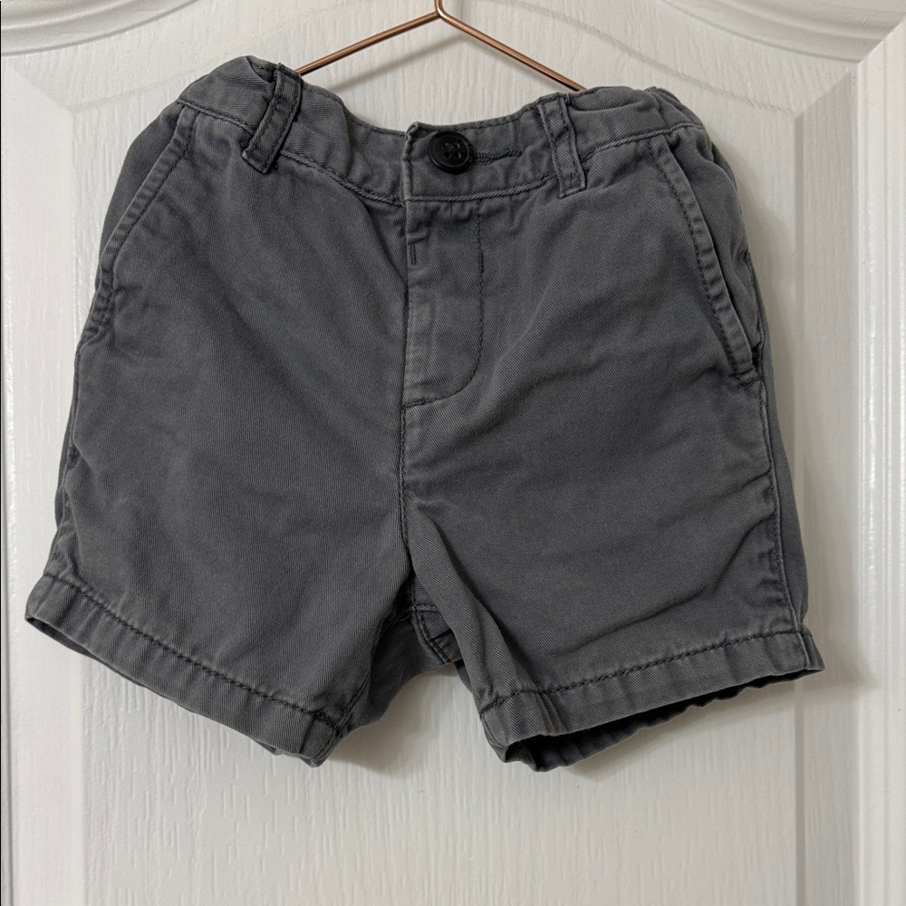 The children's place boys  gray pull on chino adjustable shorts size 12-18 mo
